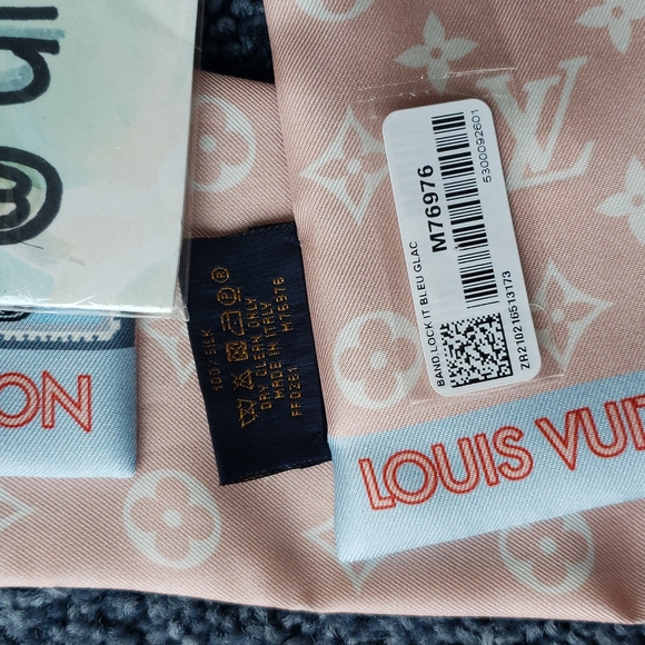 Louis Vuitton Lock It Bandeau - Picture 5 of 8